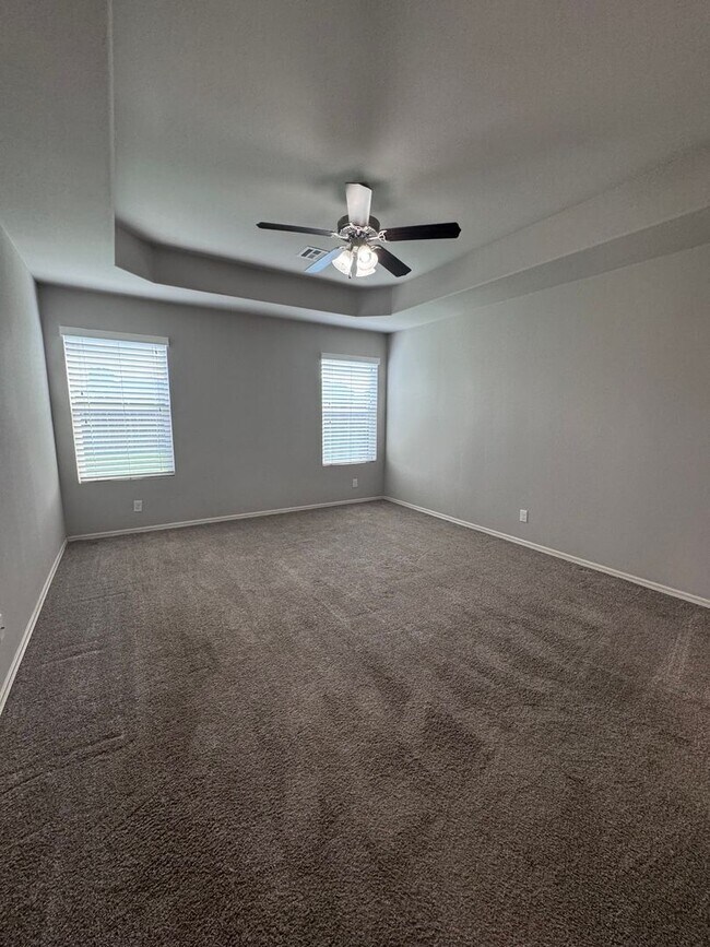Building Photo - Lovely Southern Reserve 3 Bed 2 Bath - Jen...
