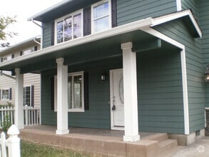 Building Photo - ~Elegant 3 bedroom with Bonus Family Room ...