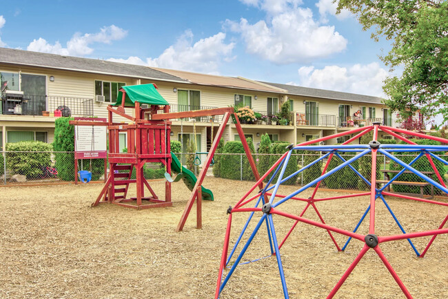 Building Photo - Covington Square Apartments