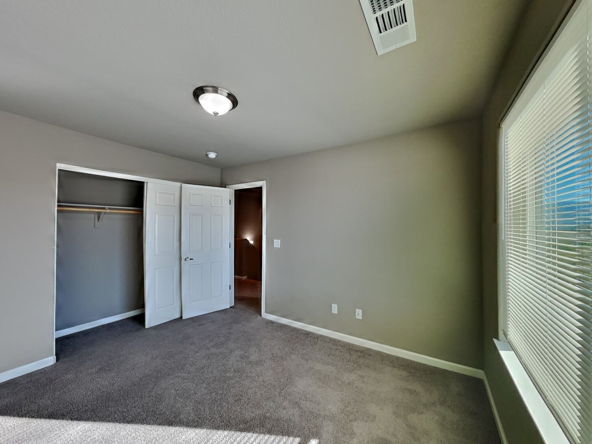 Building Photo - 3775 Thistledown Ct