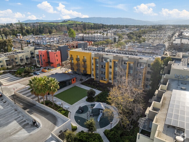 Aerial Photo - Met North