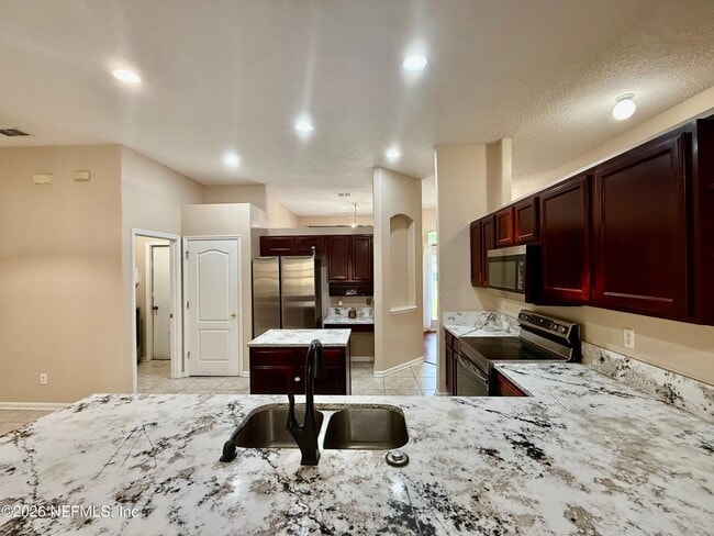 Building Photo - 12856 Chets Creek Dr N