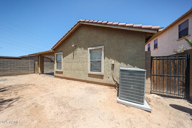 Building Photo - 5919 W Trumbull Rd