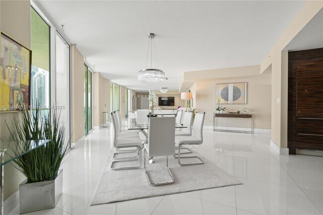 Building Photo - 150 Sunny Isles Blvd