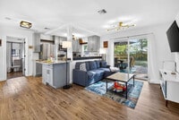 Building Photo - 1317 E Diana St