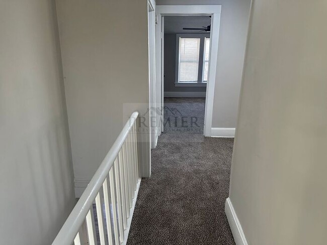 Building Photo - 304 E Monroe St Buckner MO 64016 - 4 bed/ ...