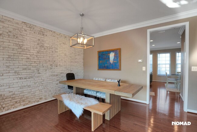 Building Photo - Stunning 4BR Townhome in National Harbor