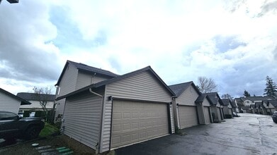 Building Photo - 5264 NE 121st Ave