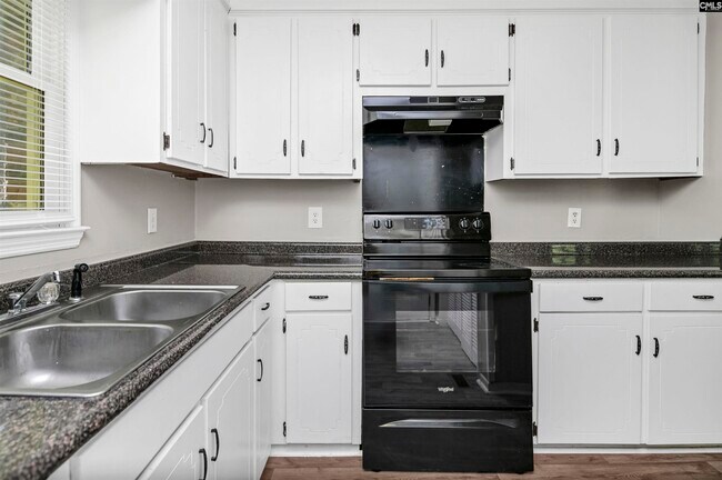 Building Photo - 14 Highgate Cir