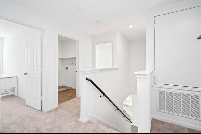 Building Photo - 6918 Telean St