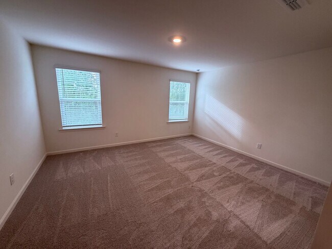 Building Photo - 128 Parker Ln