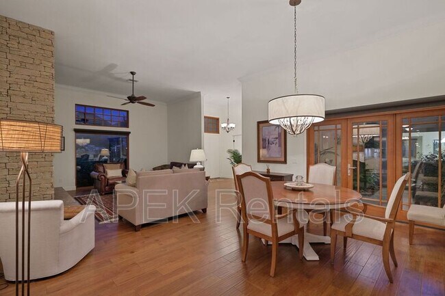 Building Photo - 74939 Vía Lago