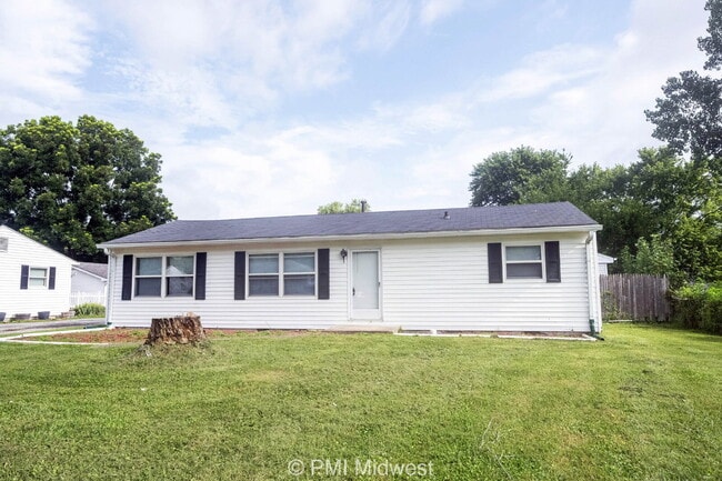 Building Photo - "Charming 3-Bedroom Haven in Mooresville –...