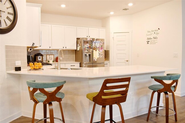 Building Photo - 128 Cupreata Ln