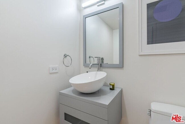 Building Photo - 940 14th St