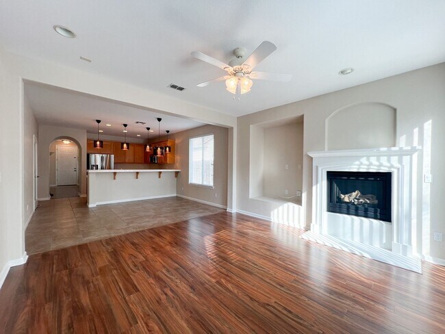 Building Photo - West Sacramento Gem with 3 Bedrooms & 2 Ba...