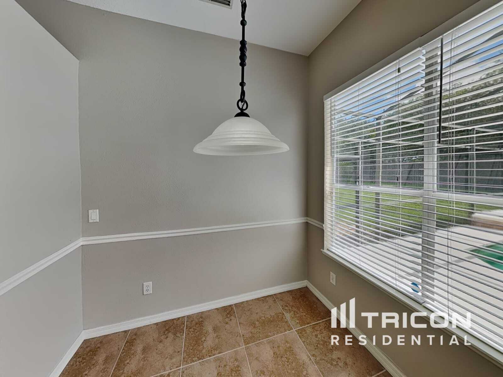 Building Photo - 933 Palm Cove Dr