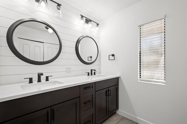 Building Photo - 5504 Kings Hwy