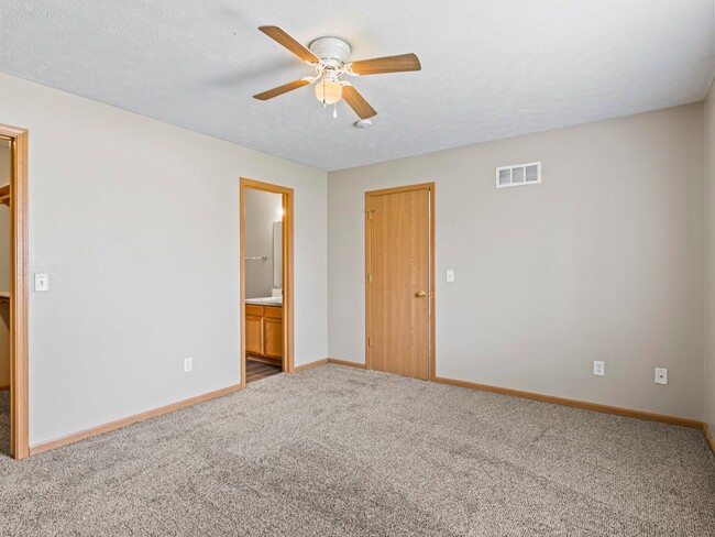 Building Photo - 6901 N Steamboat Dr