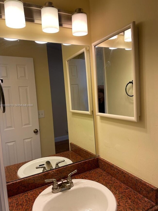 Building Photo - 81 SW 3rd St