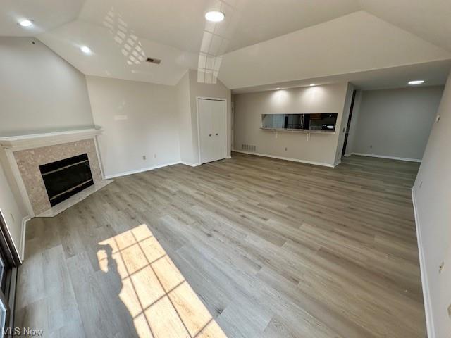 Building Photo - 8663 Scenicview Dr