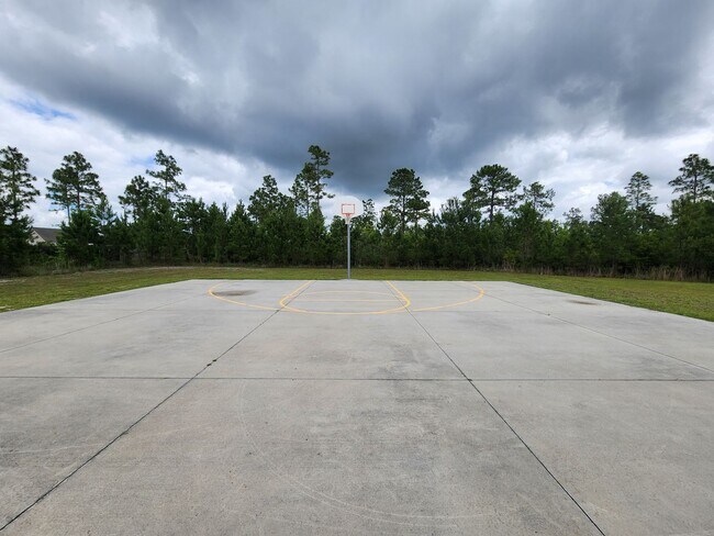 Building Photo - 208 Lockwood Ct