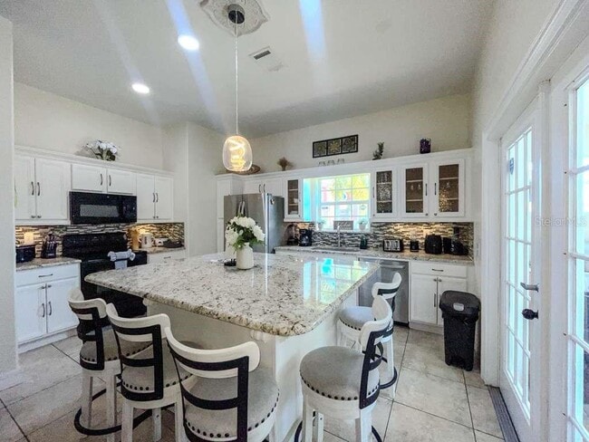 Building Photo - 241 Vista Loop