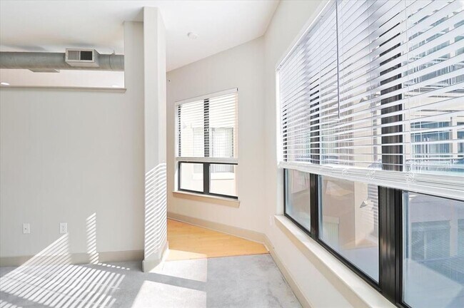 Building Photo - 1901 Post Oak Blvd