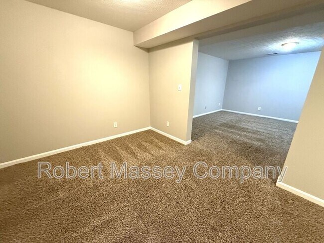 Building Photo - 12812 Lost Hill Walk