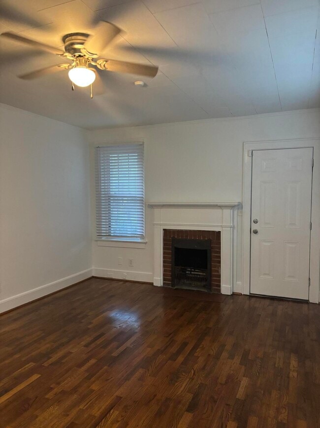 Building Photo - 401 N Magnolia St