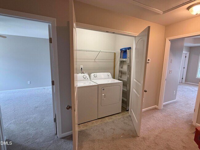 Building Photo - 514 Dragby Ln