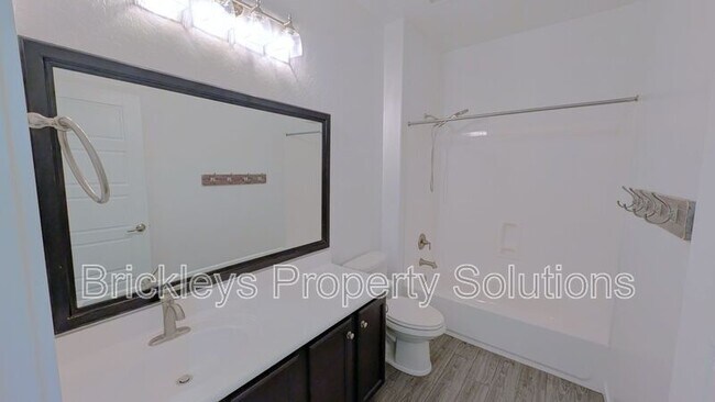 Building Photo - 2632 S Tobin