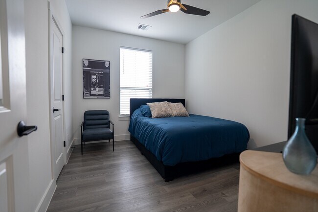 Building Photo - 3818 Lynnfield St