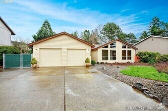 Building Photo - One level Immaculate Condition Ranch -Huge...
