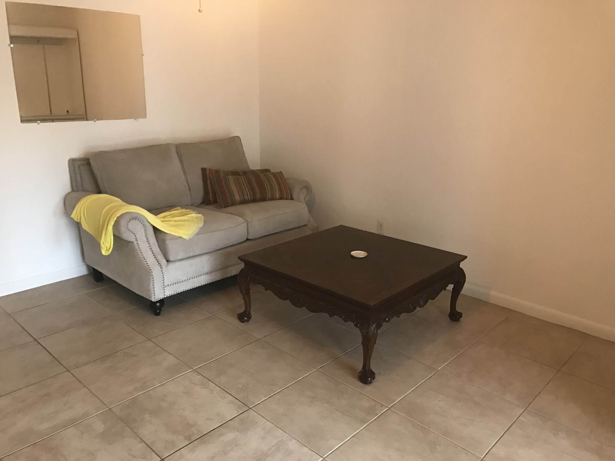 family room - 1343 N Central Ave