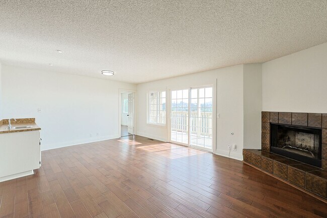 Building Photo - Spacious 4 Bed / 3 Bath Home in Desirable Nebo Hill – La Mesa (3,056 Sq Ft)