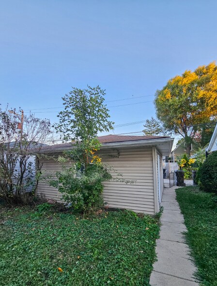 Building Photo - 3338 W Cullom Ave