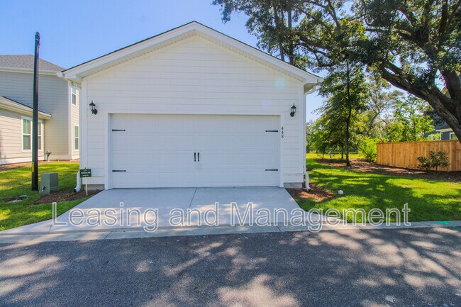 Building Photo - 448 Bluegill Ln