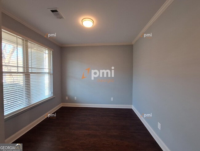 Building Photo - 2449 Boulder Rd SE