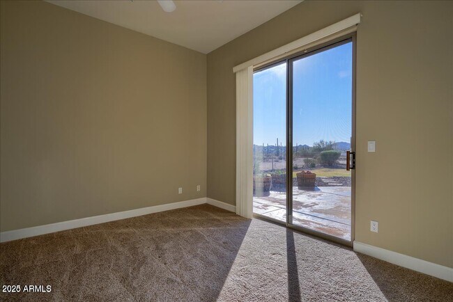 Building Photo - 6789 E Saber Rd