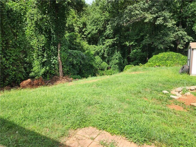 Building Photo - 5143 Ponderosa Farm Rd