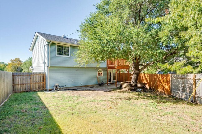 Building Photo - 1917 Windy Park Dr