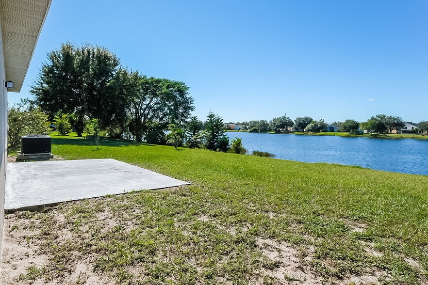 Building Photo - 12937 Lake Vista Dr