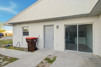 Building Photo - 2931 SE 52nd Ave