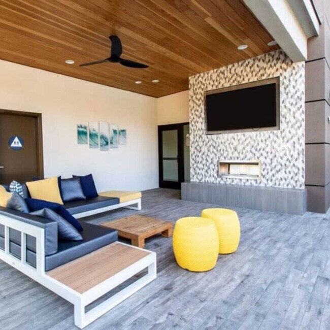 lobby/rec room - 12436 Del Amo Blvd