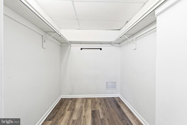 Building Photo - 2648 Redcoat Dr