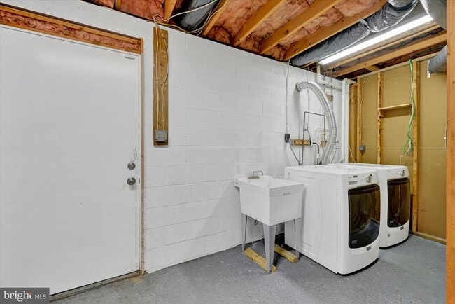 Building Photo - 1508 Lochaber Ct