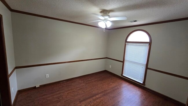 Building Photo - 1388 Hardwood Trail