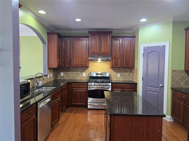 Building Photo - 3845 Dalwood Dr