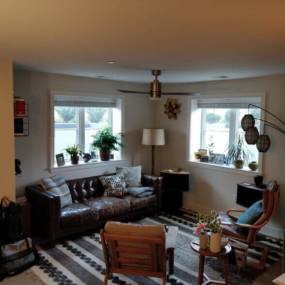 Building Photo - 1301 D St SE